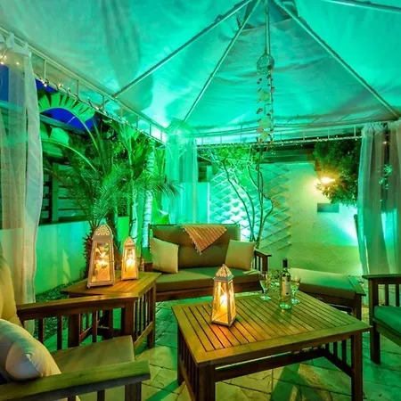 Villa Athamas Blue *